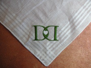 Das Logo auf den weißem Taschentuch